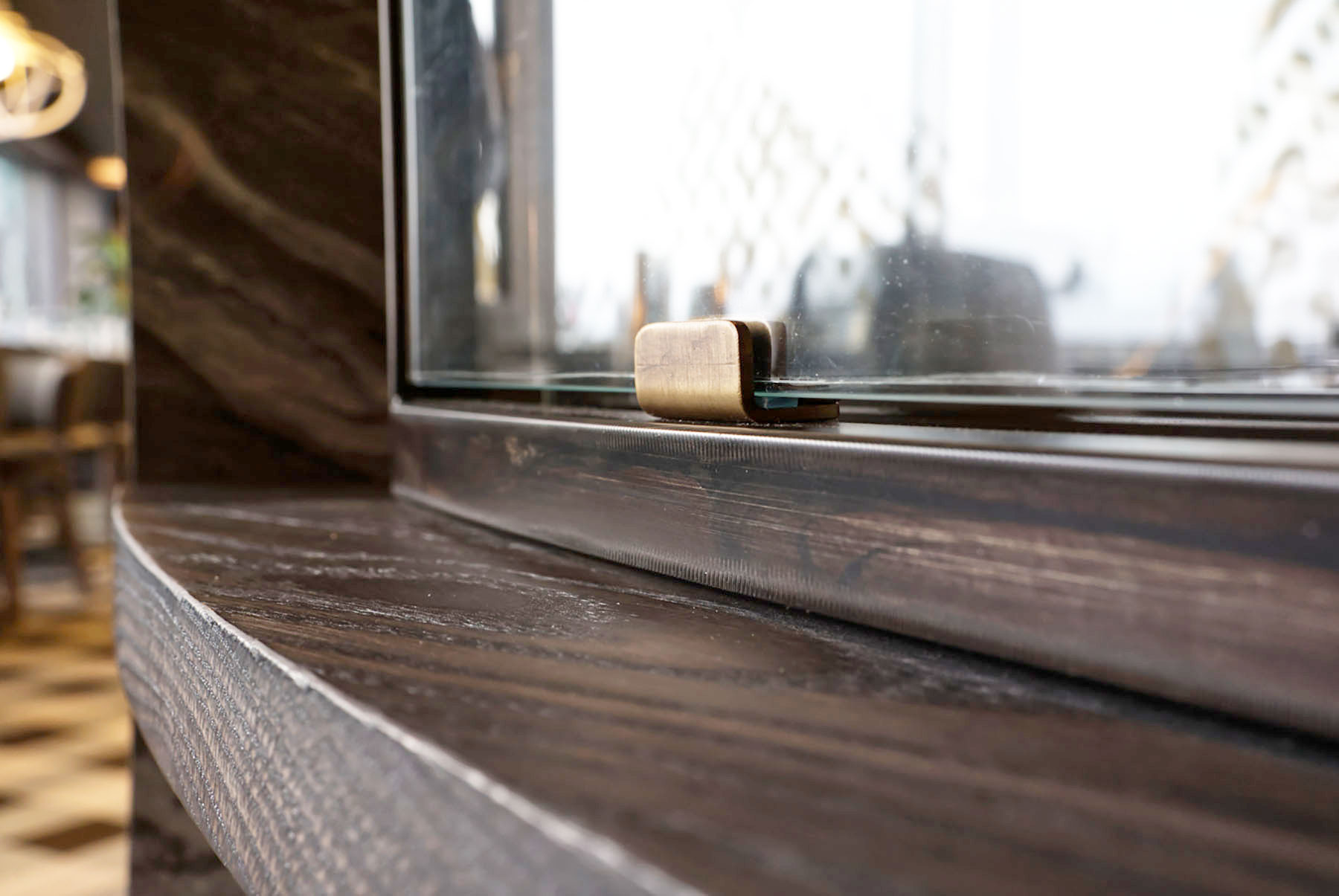 loft-56-glass-bracket